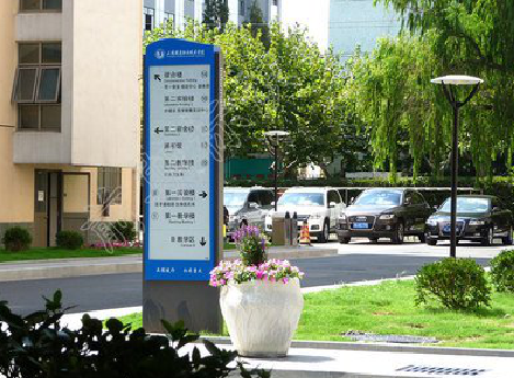 句容哪些因素影响宣传栏的制作？